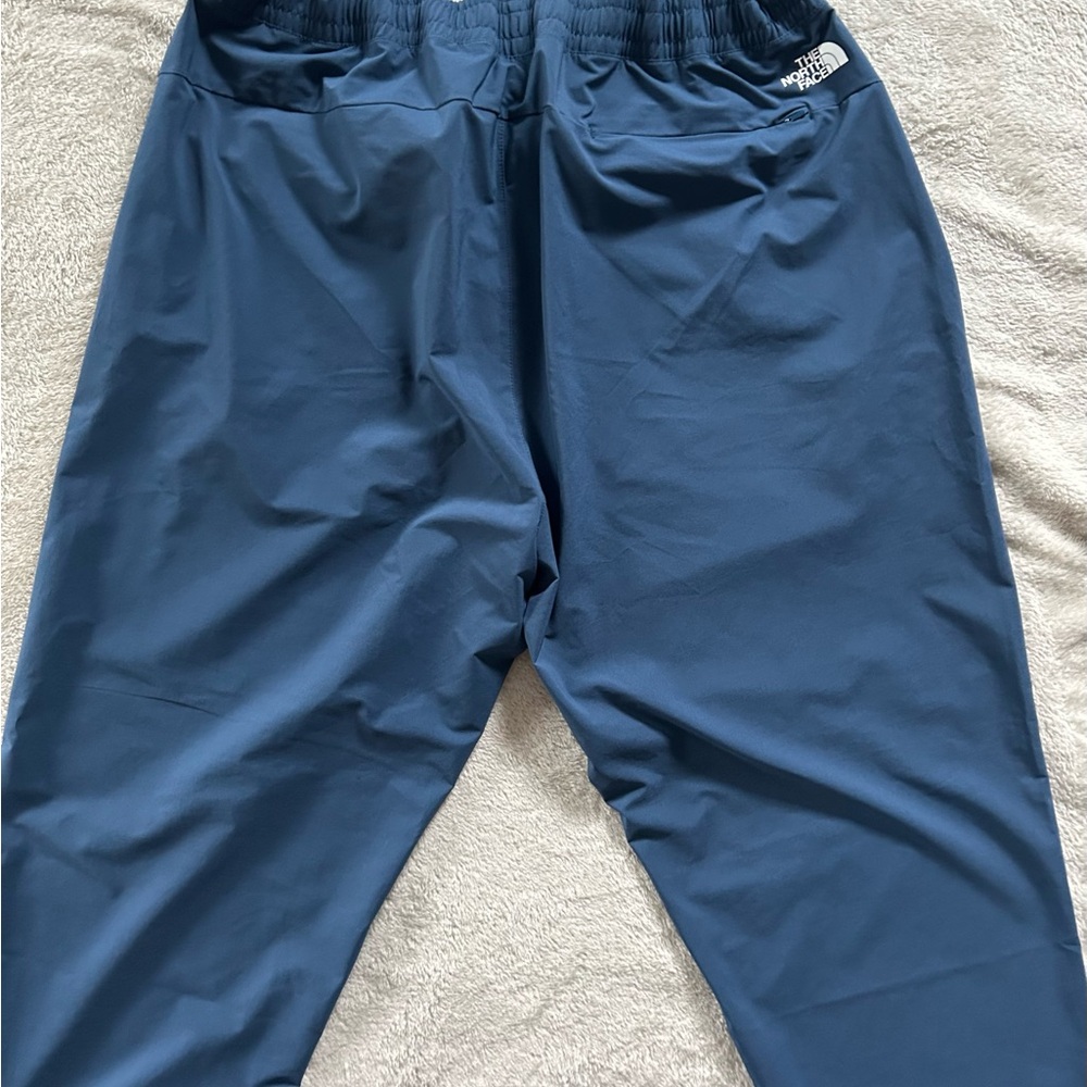 The North Face Lightweight Joggers Pants - Picture 3 of 6